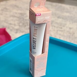 NIB Hard Candy Velvet Paint in Champagne
